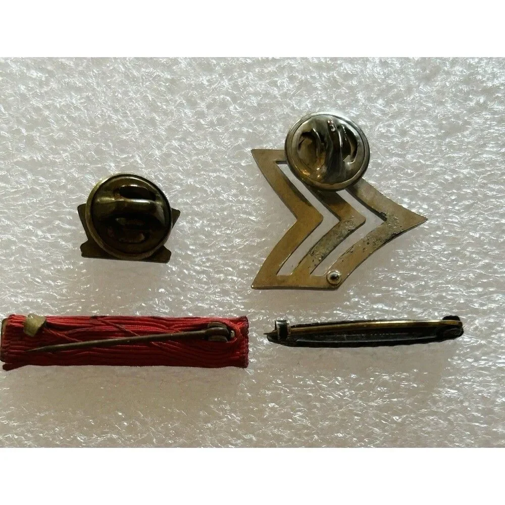 Lot Of 5 Vintage WWII WW2 US Military‎ Badge Patch Pin
